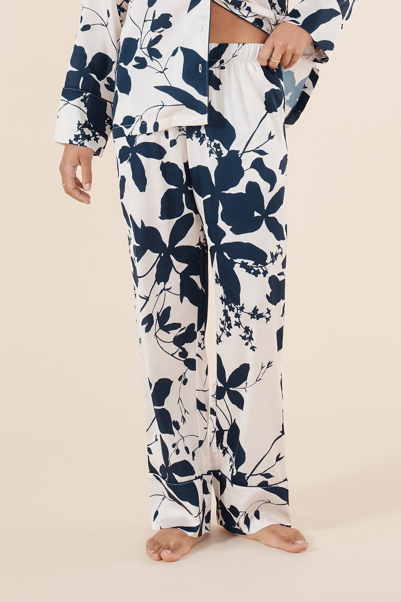 Gingerlilly Ivy Silky Satin Pj Set Navy Floral