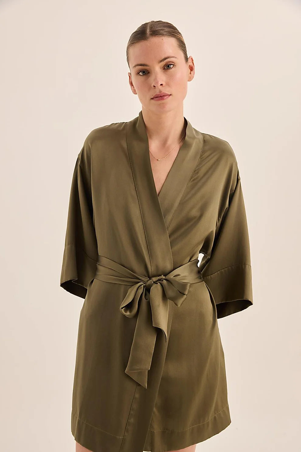Diamond Pure Silk Olive Short Robe
